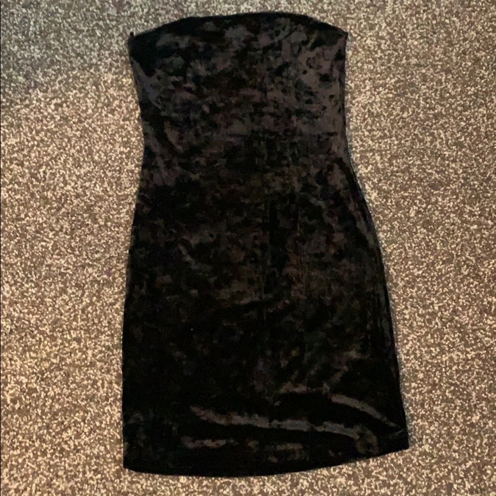 Velvet black strapless dress